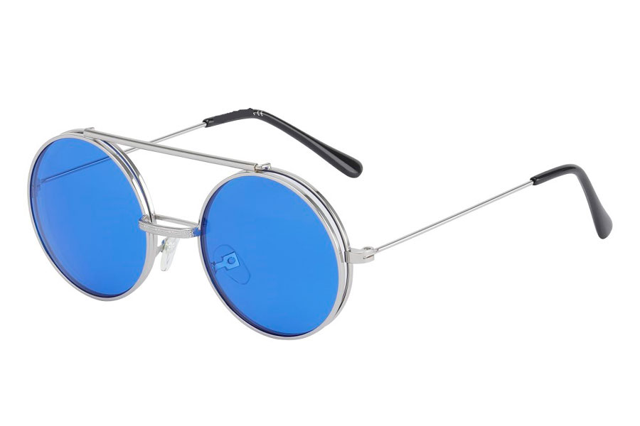 Sølvfarvet brille med flip-up solbrille med blå glas. 