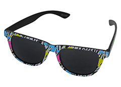 Wayfarer solbrille i sort med farver og dyreprint