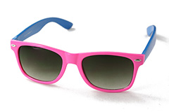 Wayfarer solbrille i pink med blå stænger
