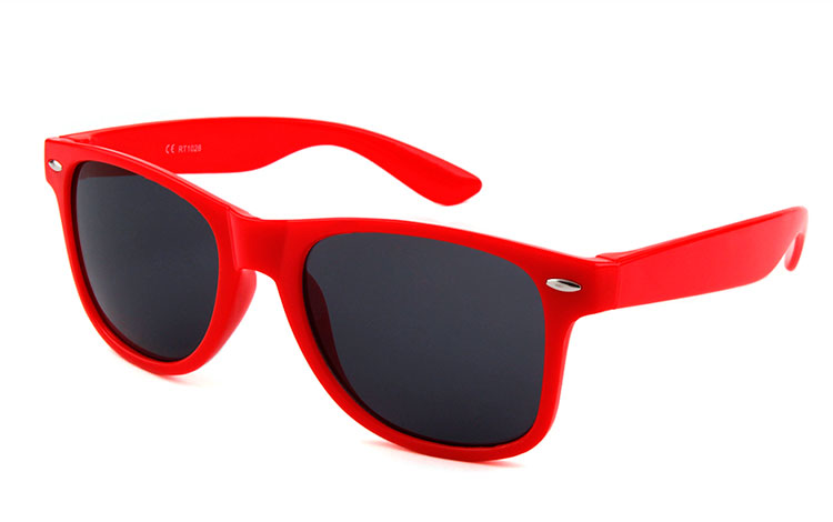 Wayfarer solbrille i rødt stel