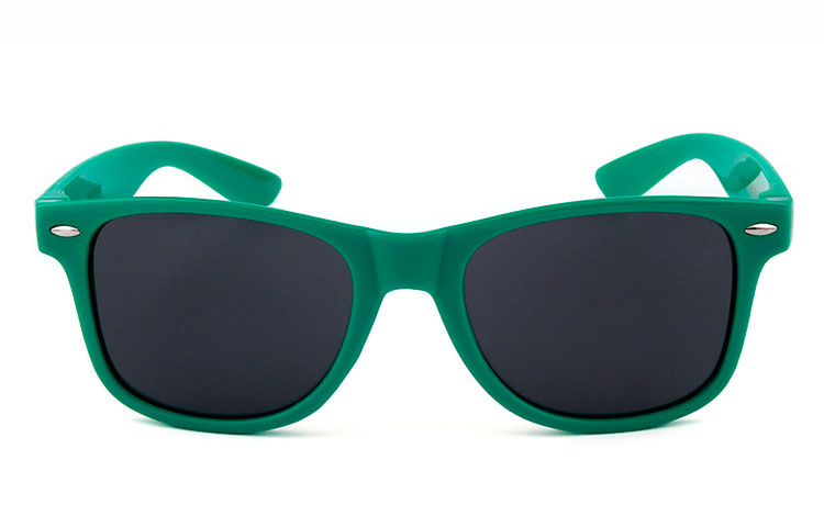 Solbrille i wayfarer design i grønt stel - sunlooper.dk - billede 2