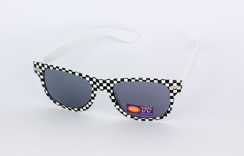 Solbrille til børn i hvid og sort ternet