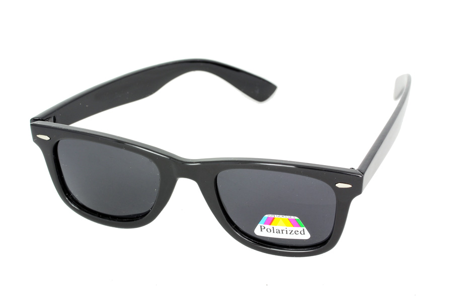 Sort polaroid solbrille i wayfarer design