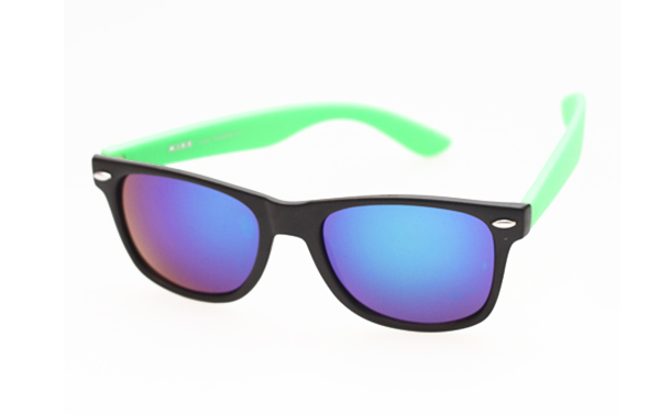 Solbrille i sort / grøn med multiglas