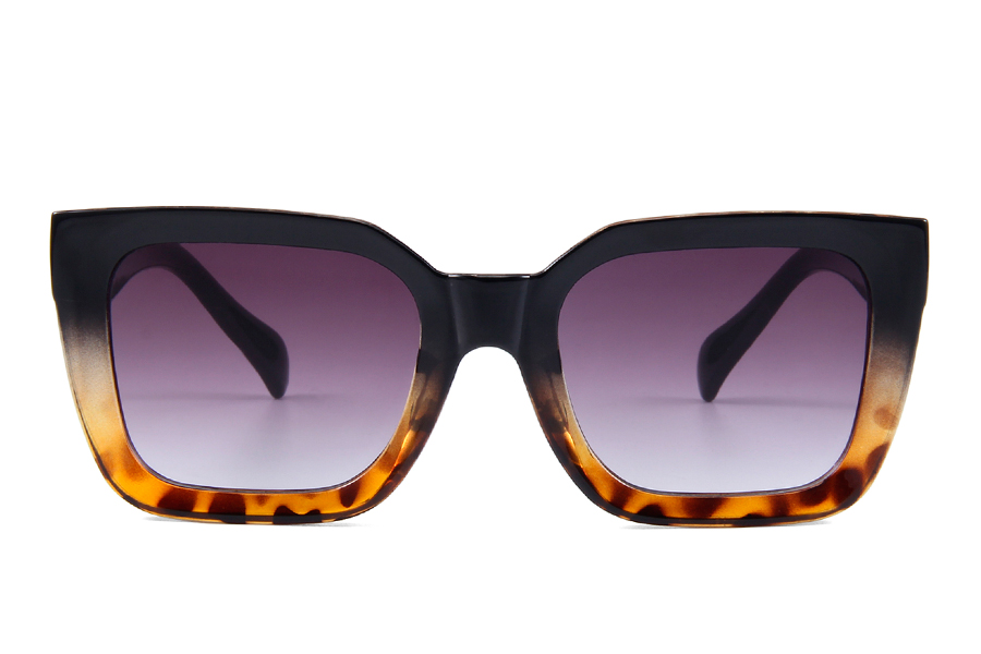 Stor fashion solbrille i stort bredt og kraftigt design. - sunlooper.dk - billede 2