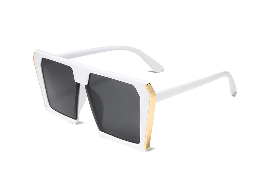 Stor hvid solbrille i kantet design