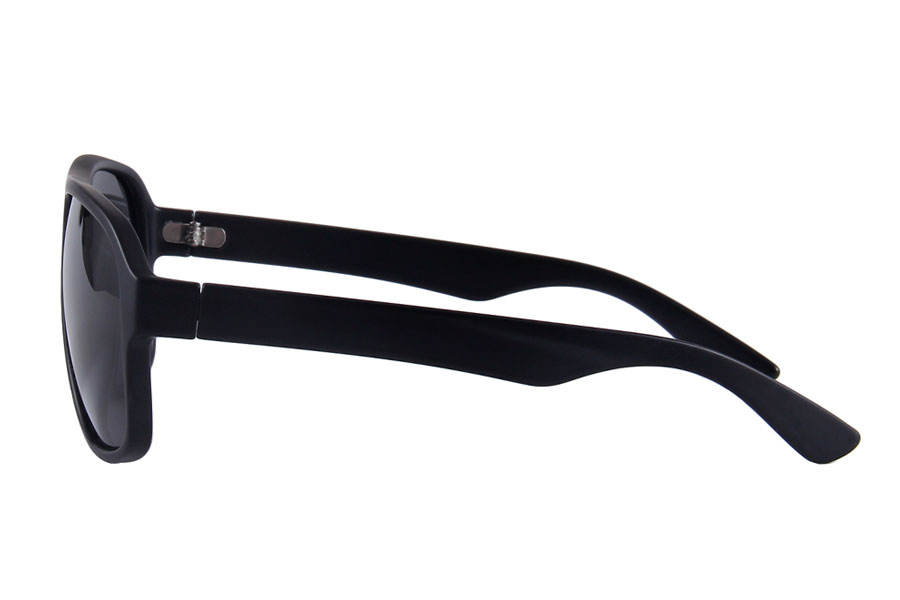 Mat sort solbrille i enkelt stilrent design. - sunlooper.dk - billede 3