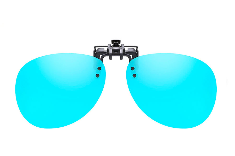 Polaroid clip-on solbrille i isblå spejlglas.