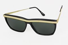 Sort enkelt solbrille med guld øverst. - Design nr. 1170