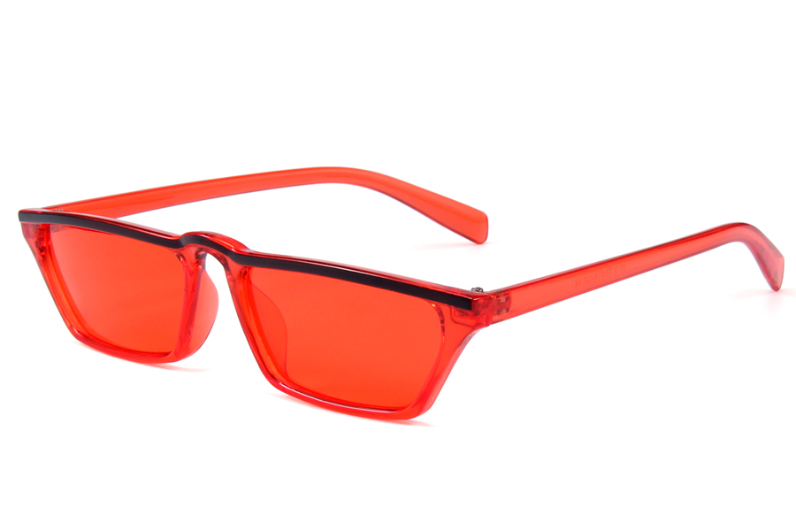 Smal og spids cateye solbrille i rødt transparent stel med røde glas - Design nr. s3911
