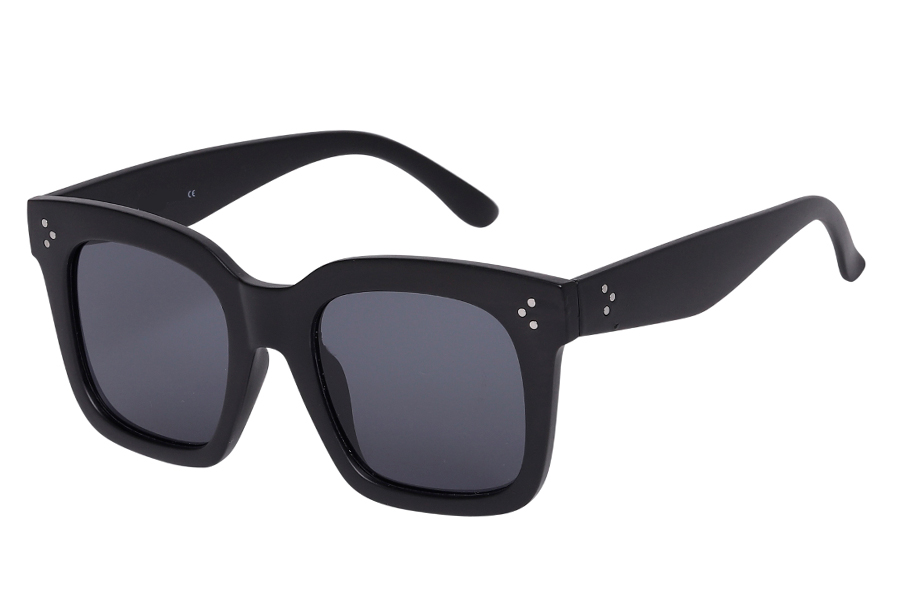 Feminin solbrille i kraftigt firkantet design - Design nr. s3959