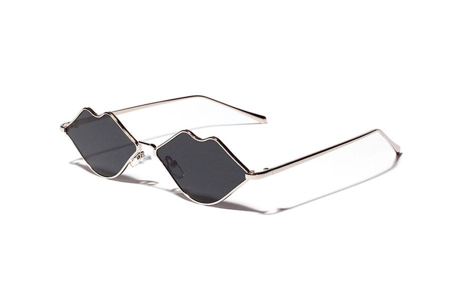 Fræk læbe solbrille i sølvfarvet metal stel med grå-sorte glas - Design nr. s4086