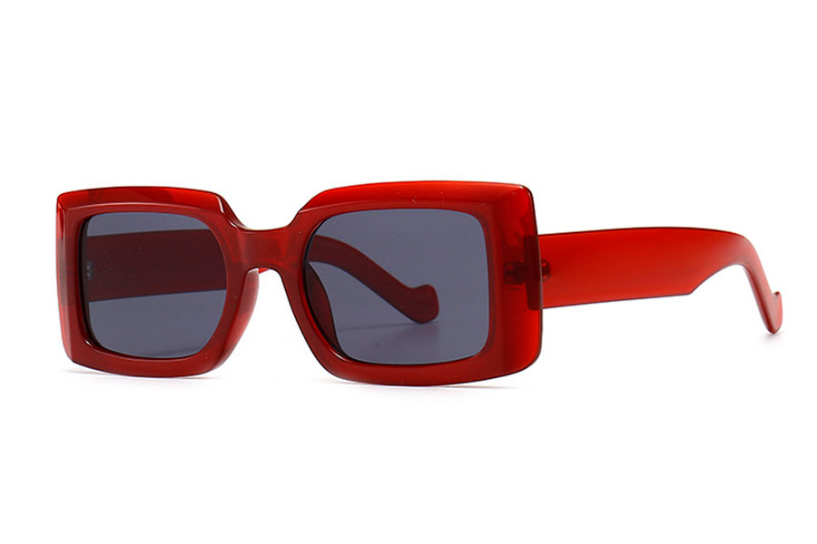 Firkantet mode solbrille i dyb vinrød semitransparent. - Design nr. 4295